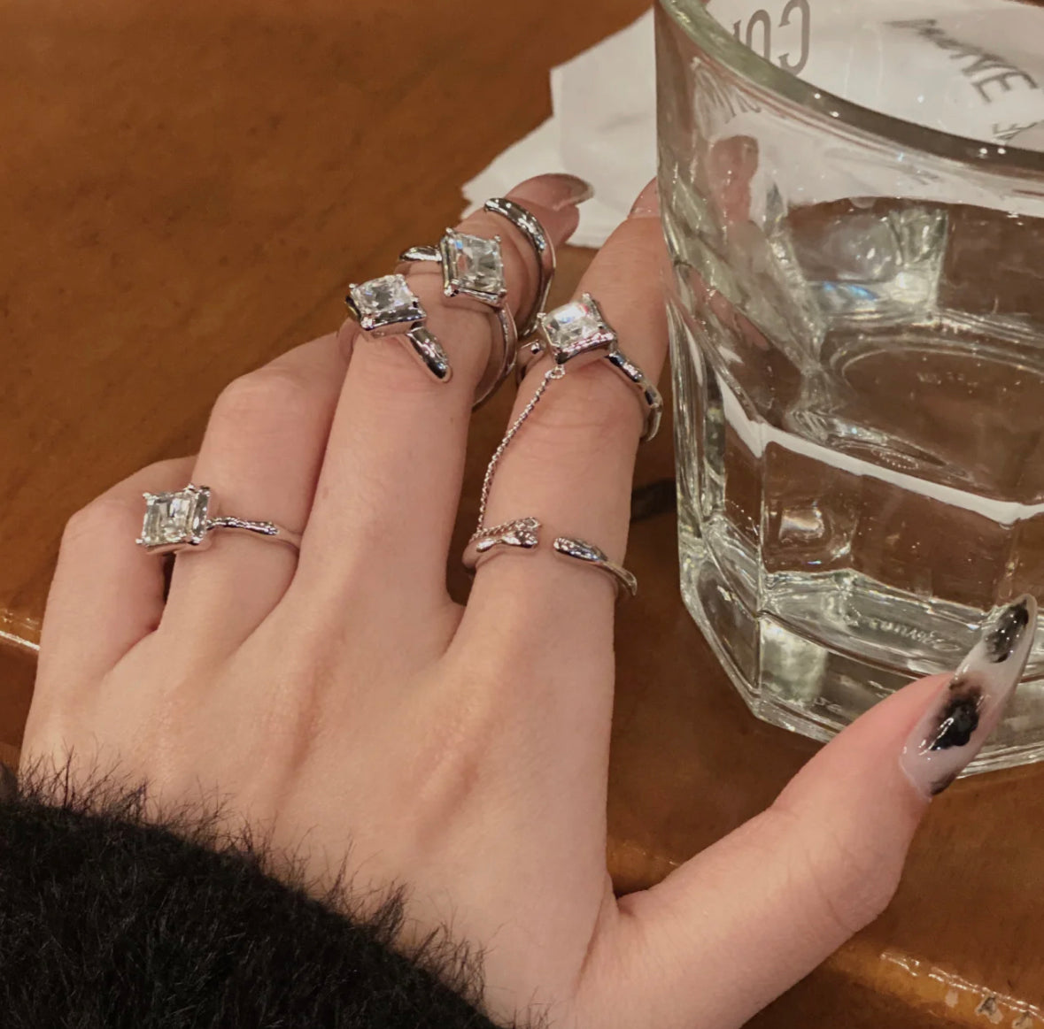 Miowrhyme silver chain ring with crystal