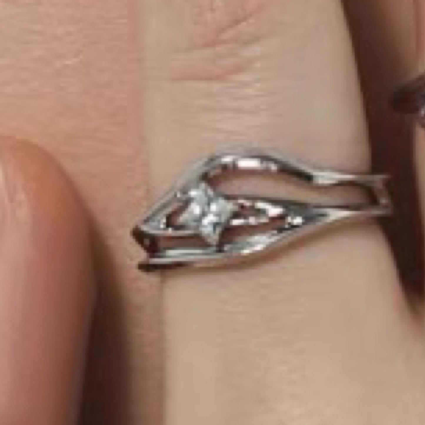 Miowrhyme silver stone ring