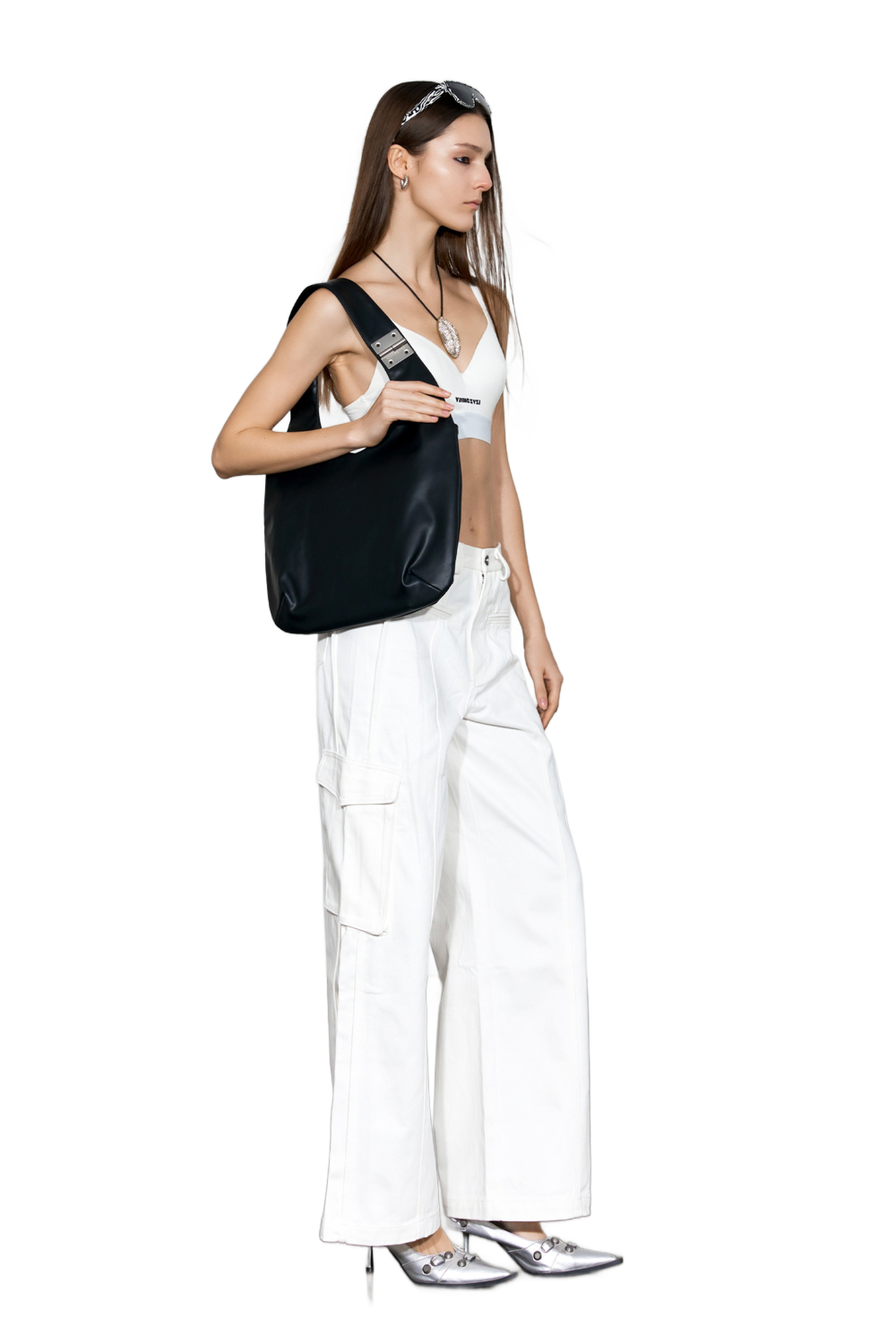 YJ1 LOGO SHOULDER BAG IN BLACK