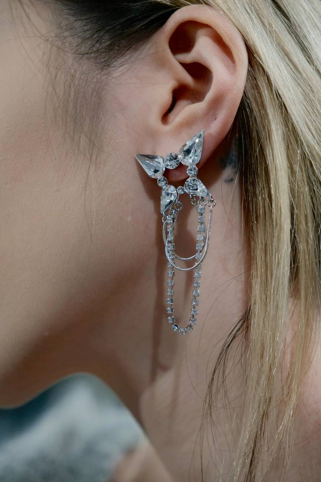 Abyb butterfly drop earrings(one sided)
