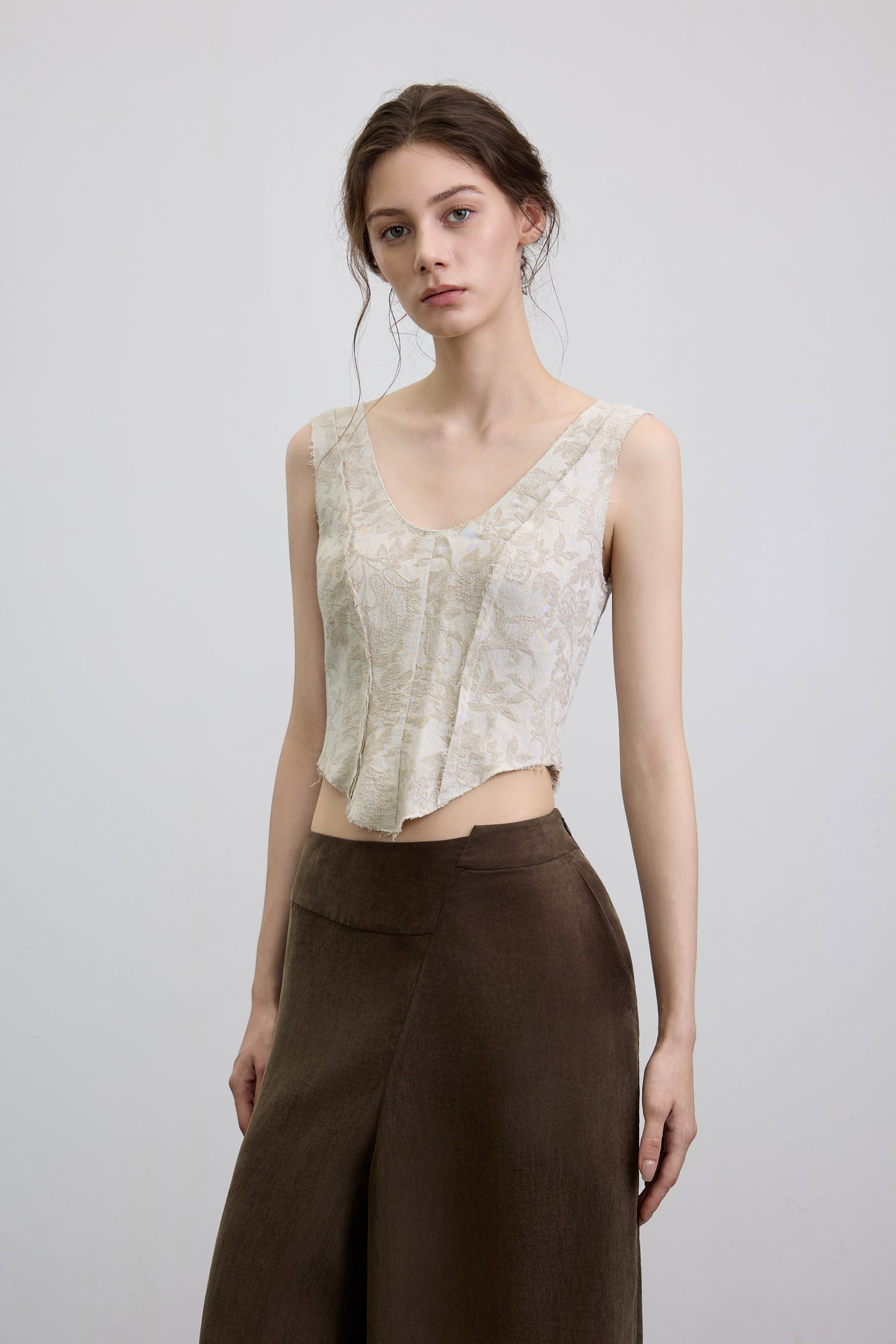 Elywood FLAXEN CURVED LINEN TANK TOP