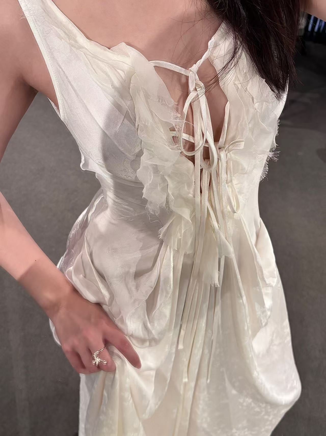 ELYWOOD WHITE DRAPED TIE-FRONT DRESS