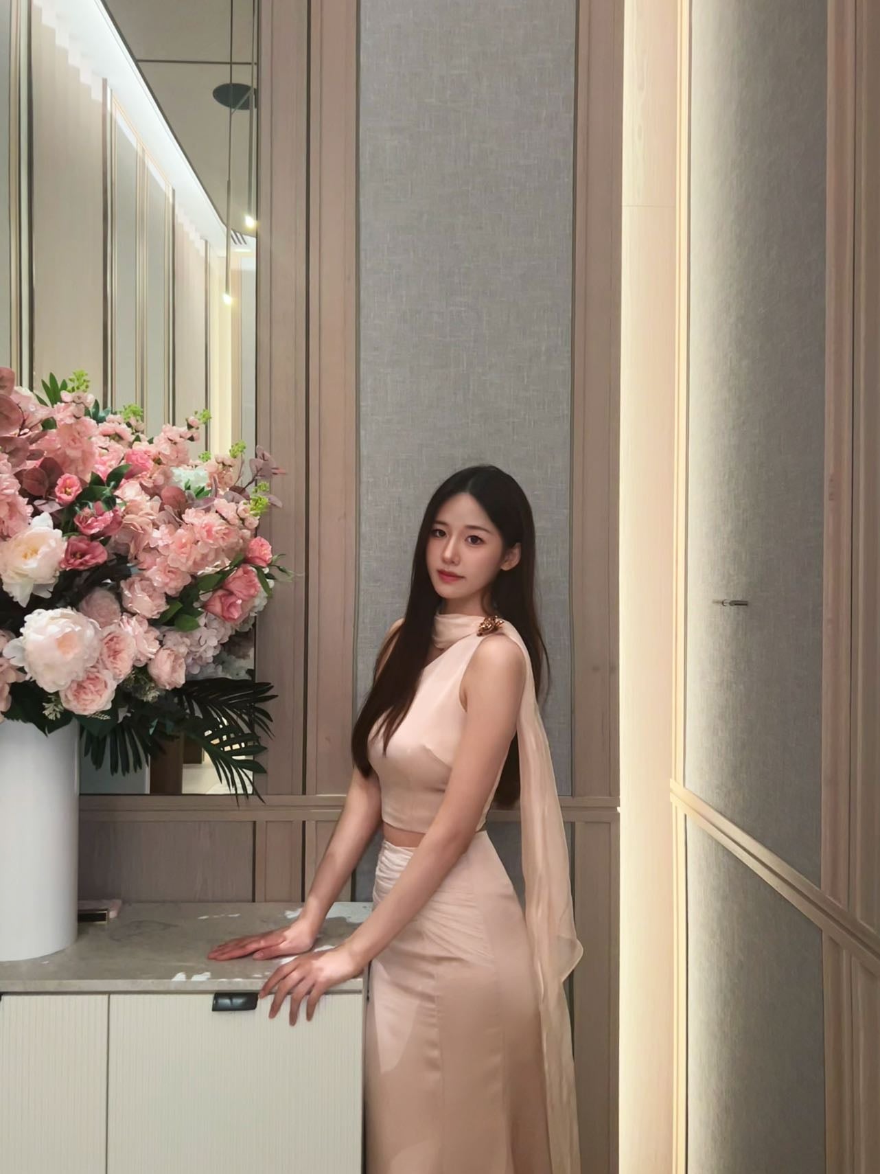 Artel Retro champagne pink satin top