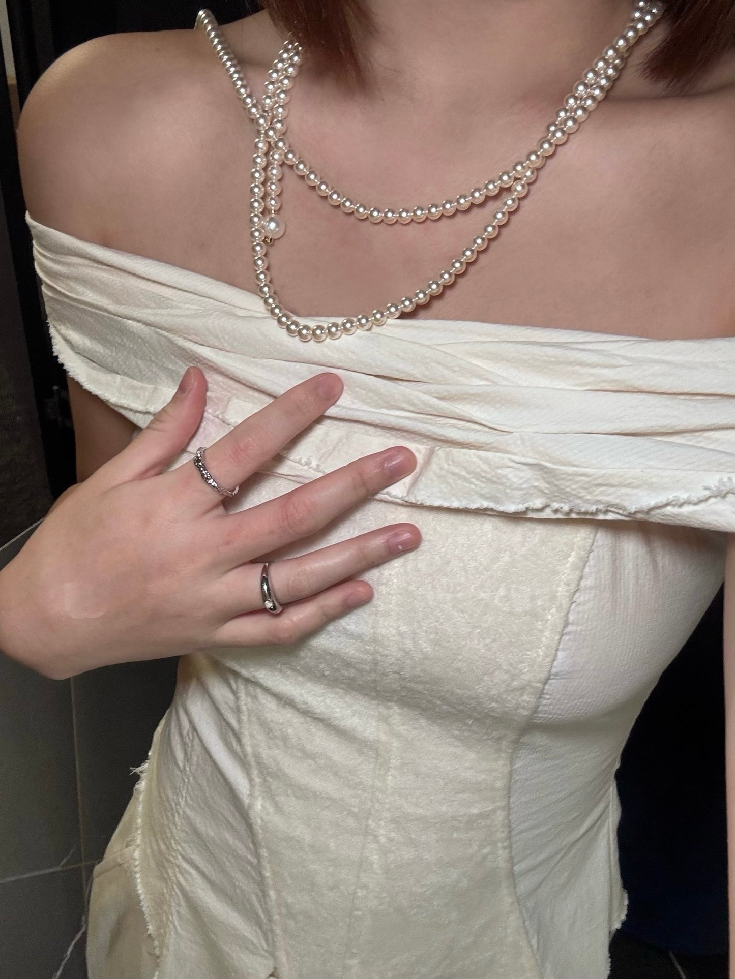 ELYWOOD WHITE OFF-SHOULDER BANDEAU TOP