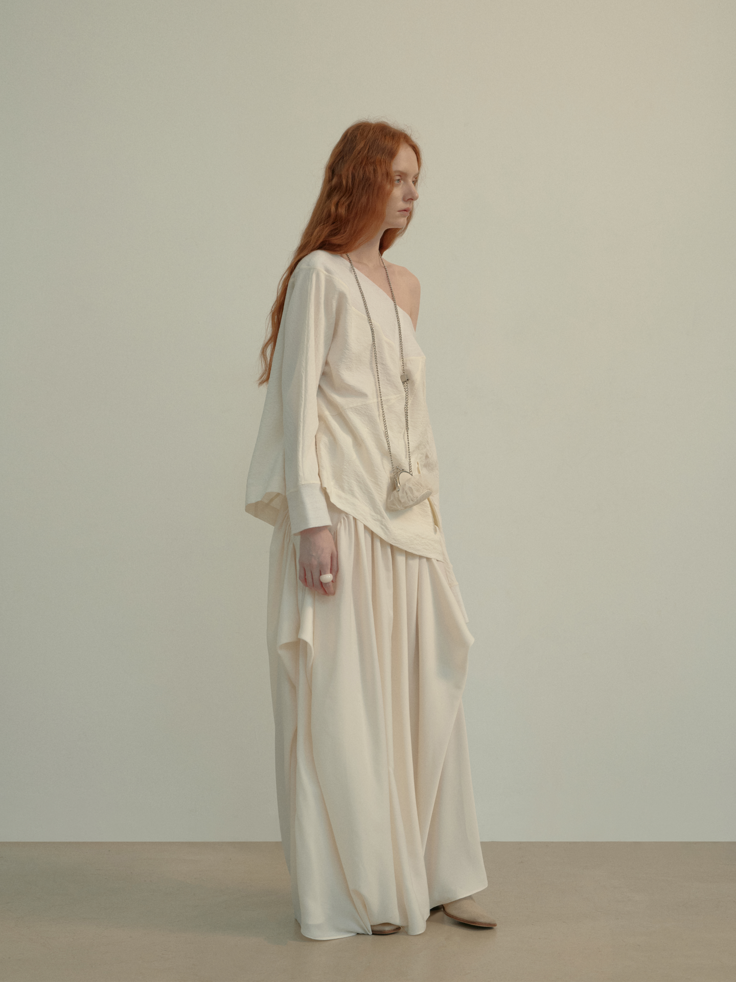 ELYWOOD WHITE ASYMMETRIC RUCHED SKIRT