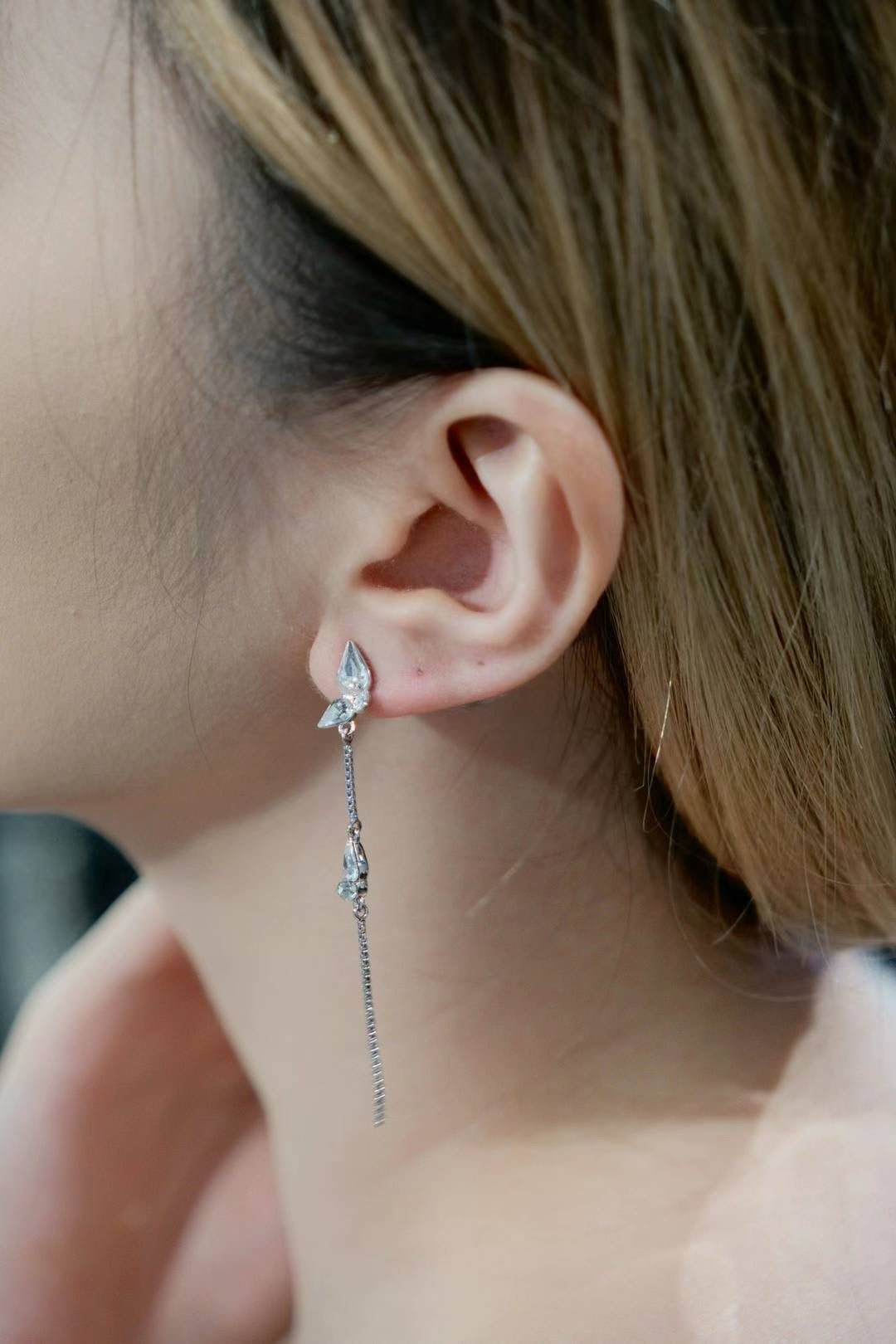 Abyb butterfly drop earrings(one sided)