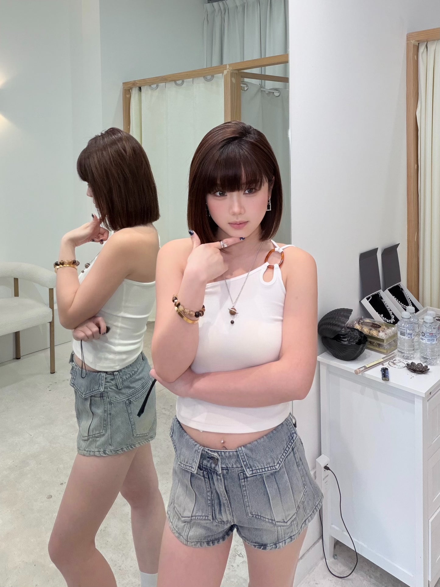YJ1 WASHED ULTRA MINI DENIM SHORTS IN BLUE