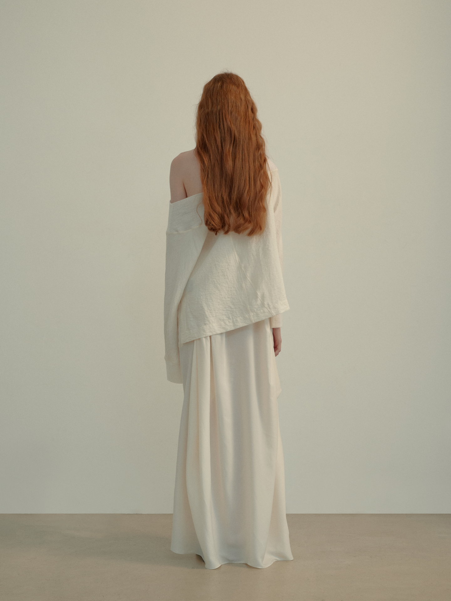 ELYWOOD WHITE ASYMMETRIC RUCHED SKIRT