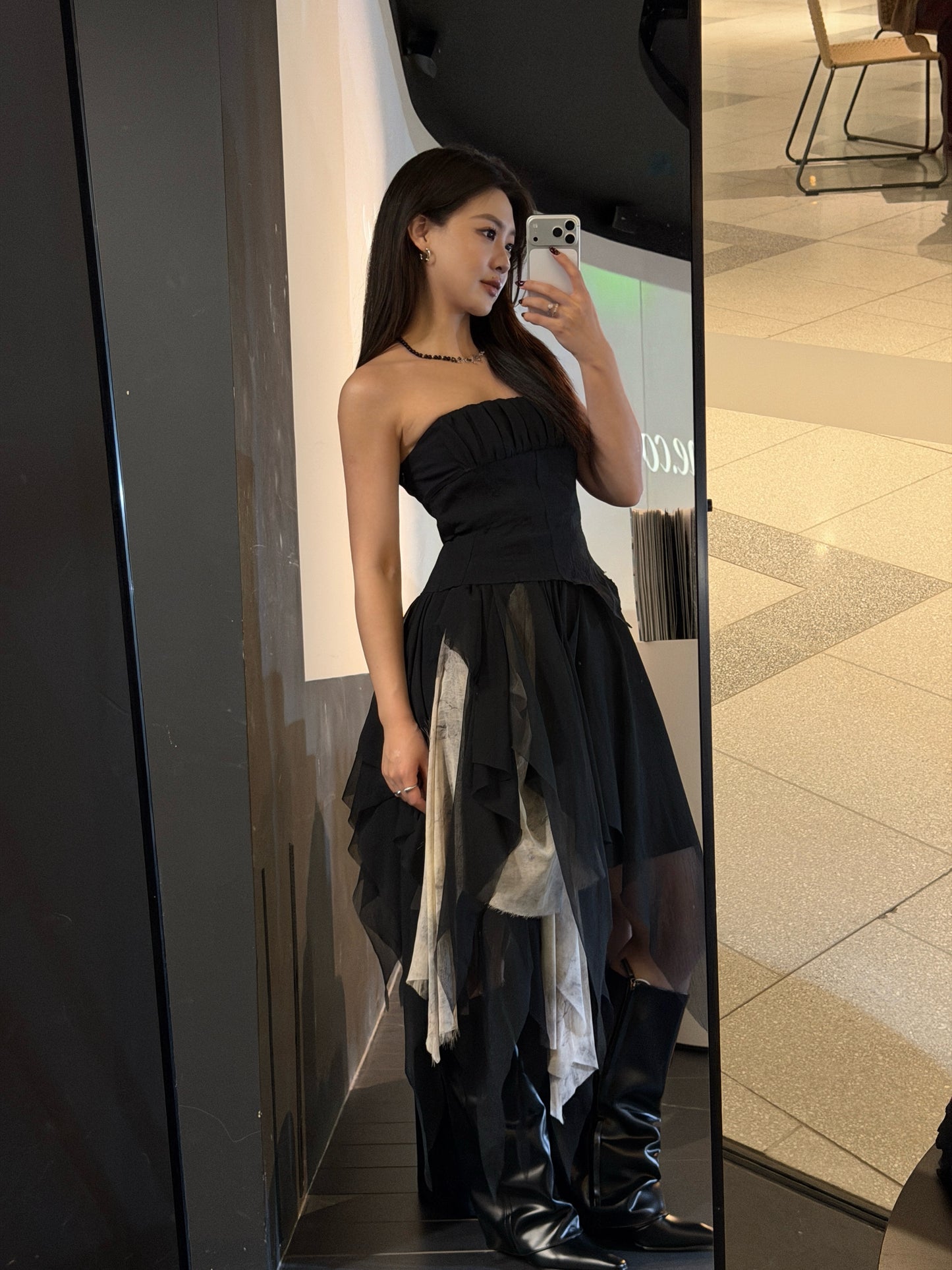 ELYWOOD BLACK AND WHITE CONTRASTING TUBE DRESS