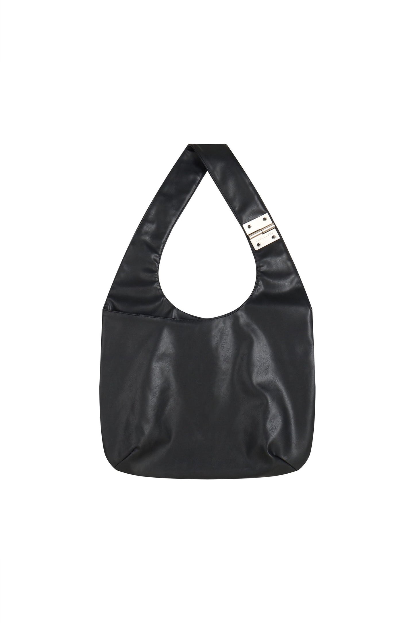YJ1 LOGO SHOULDER BAG IN BLACK