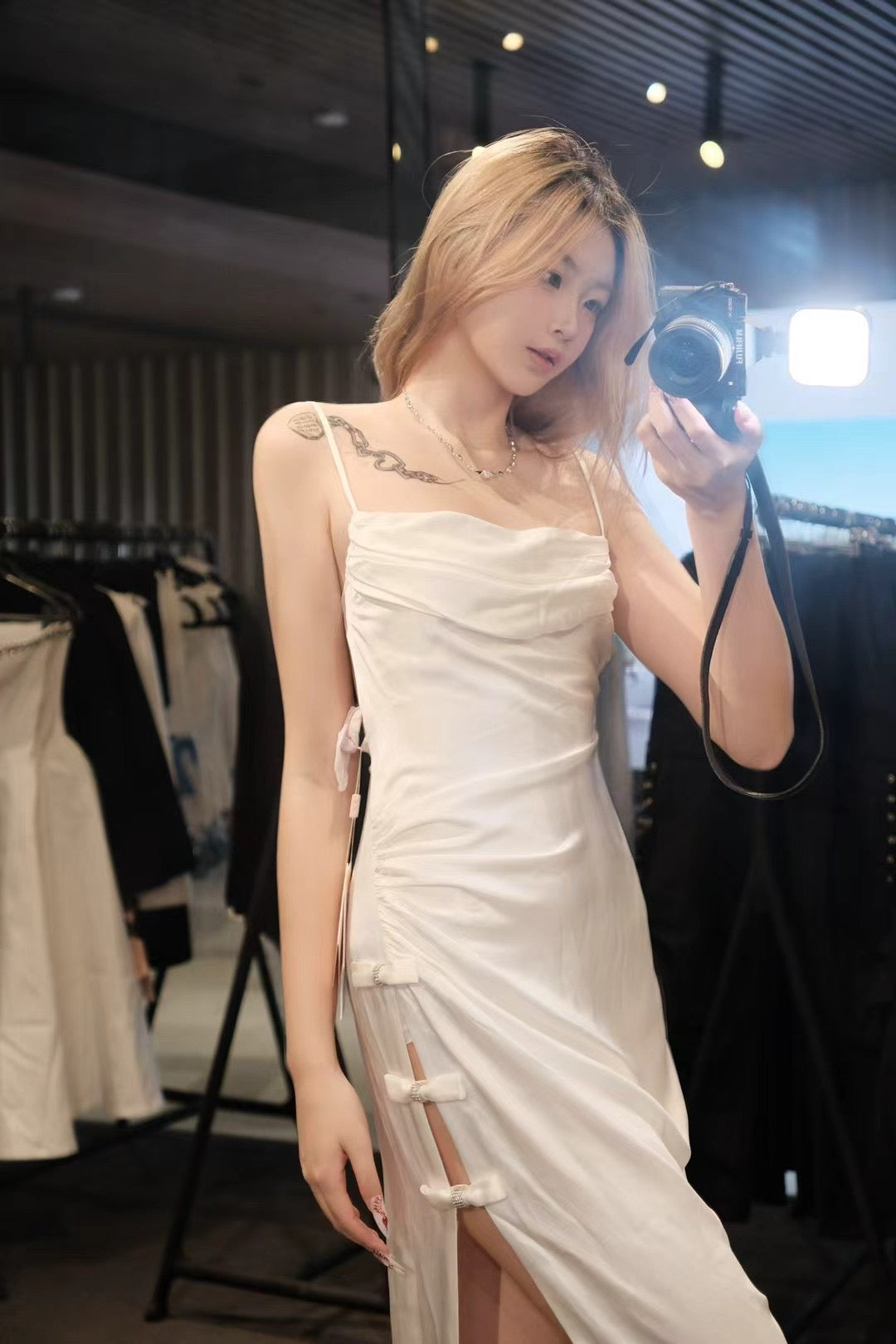 Nana Jacqueline Amy satin dress(white)