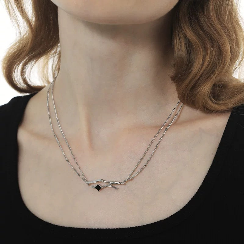 Miowrhyme “branch” necklace-balck stone