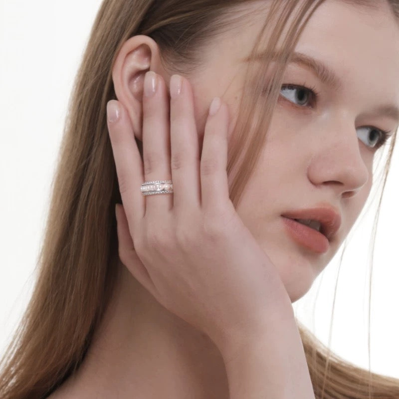 Miowrhyme pearl ring