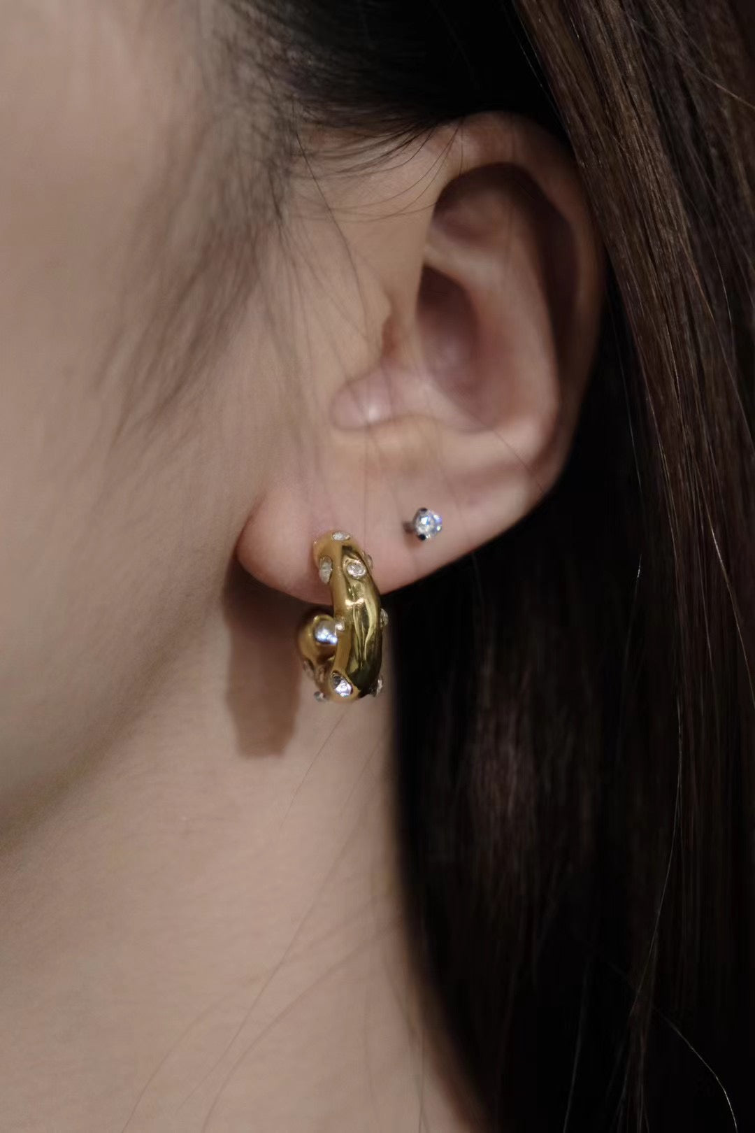 GULLOO golden hoops with crystal