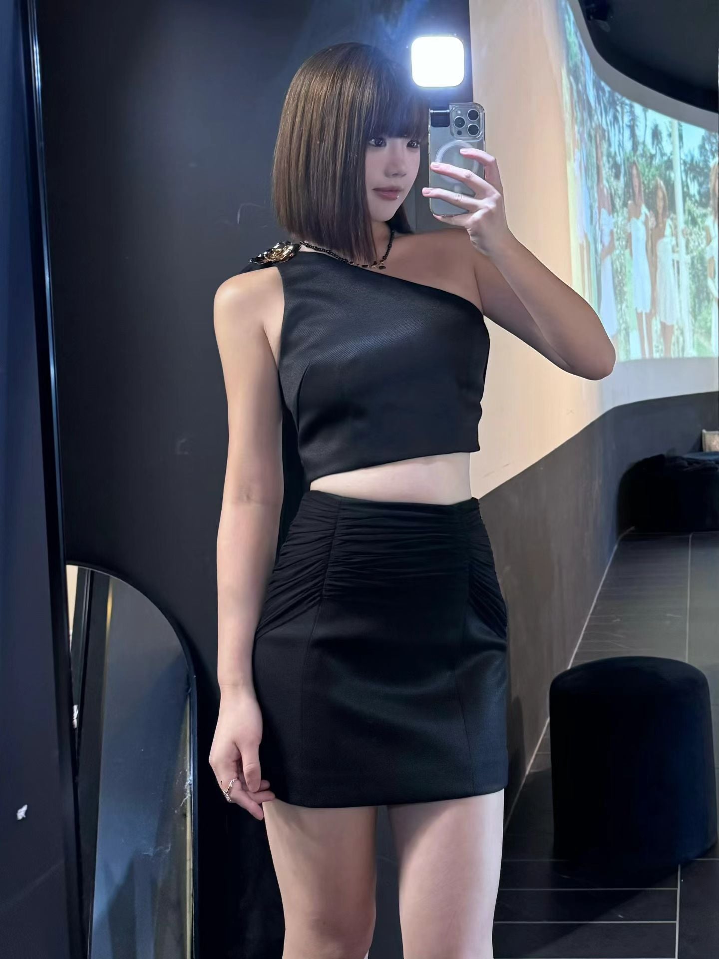 Artel retro black satin skirt