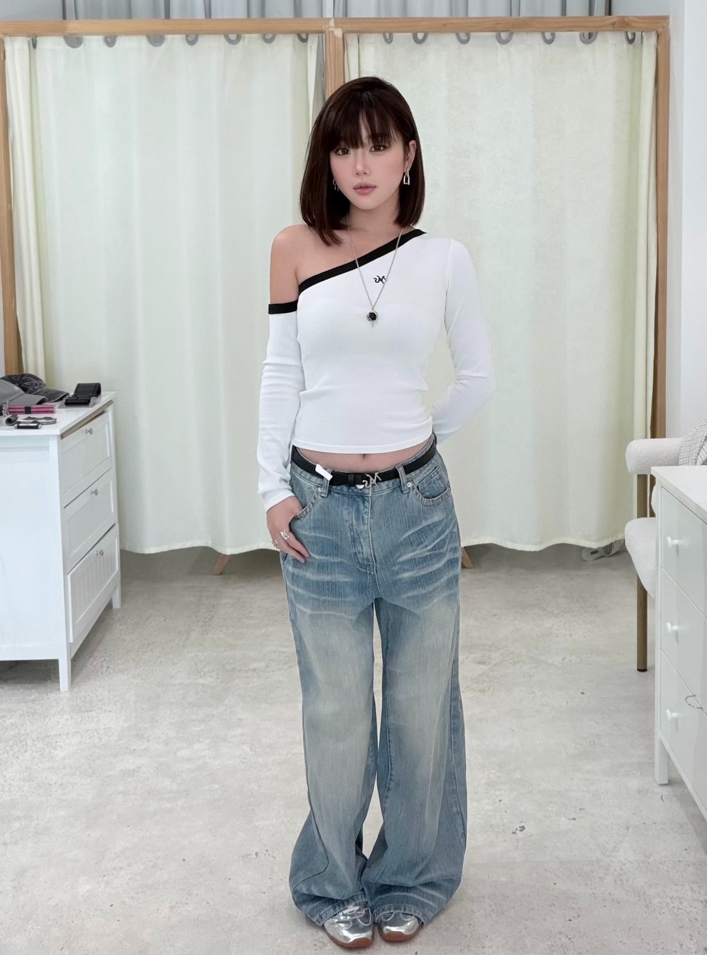 NAWS SCULPTURE WHITE KNITSHIRT