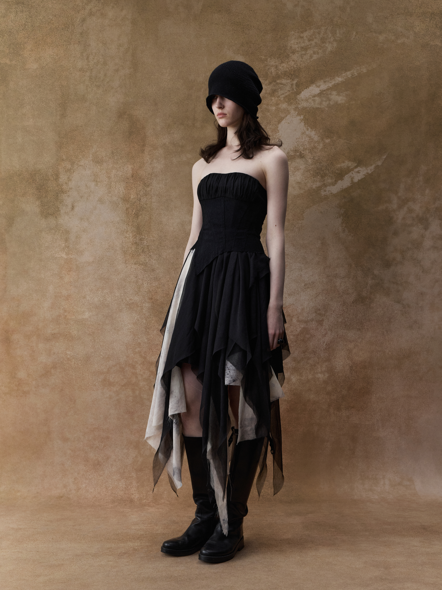 ELYWOOD BLACK AND WHITE CONTRASTING TUBE DRESS
