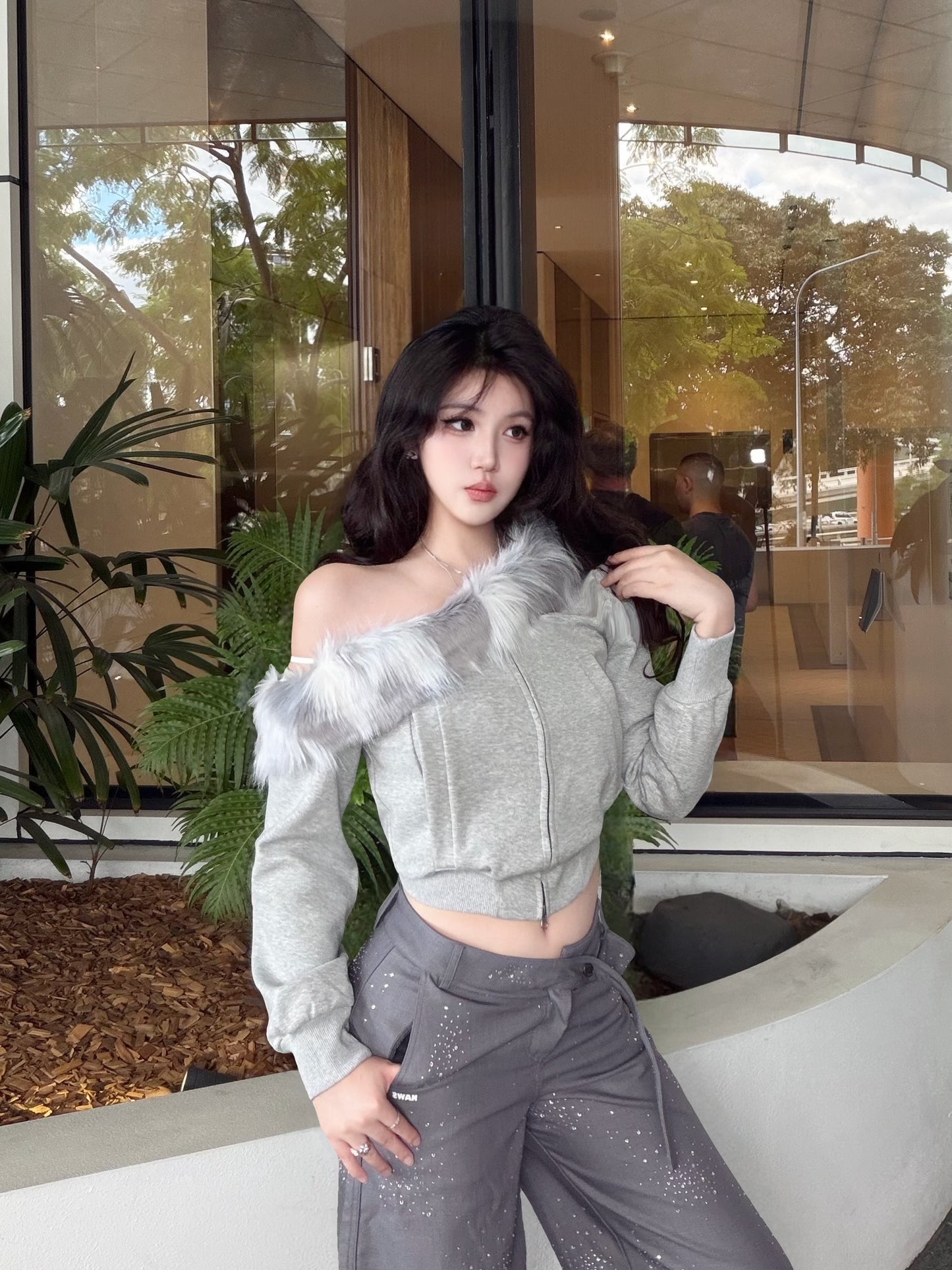 YJ1 ONE SHOULDER FAUX FUR CAPLESS JACKET IN GRAY