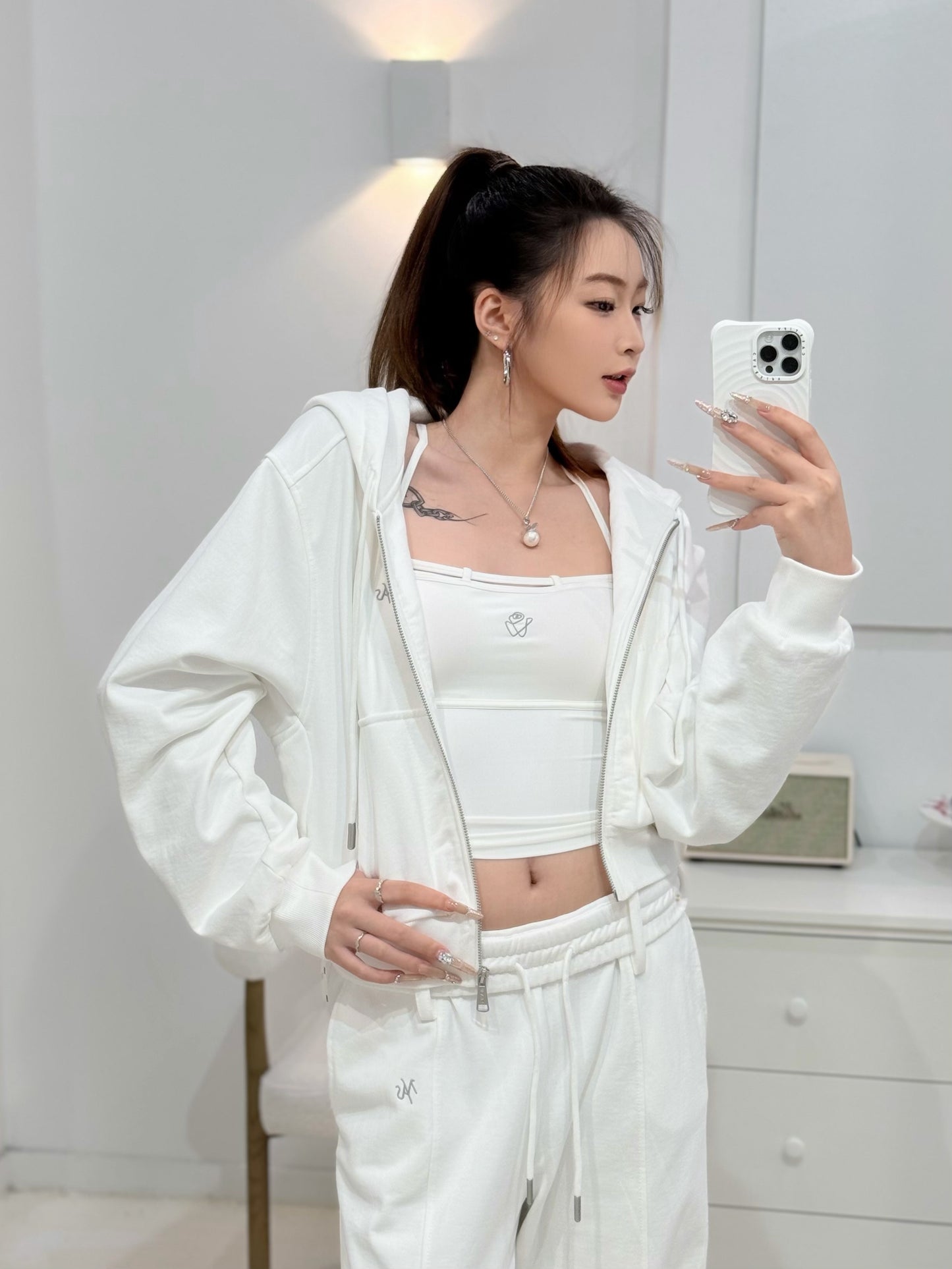 NAWS white breathing singlet with pads