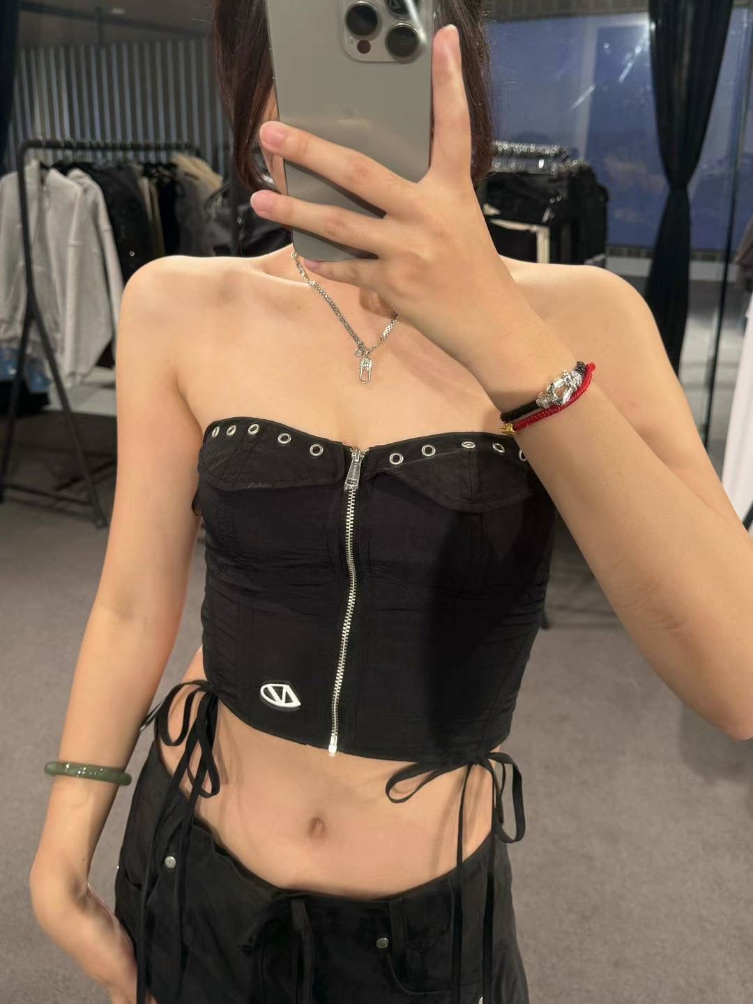 NAWS SPORTY ZIPPER TOP