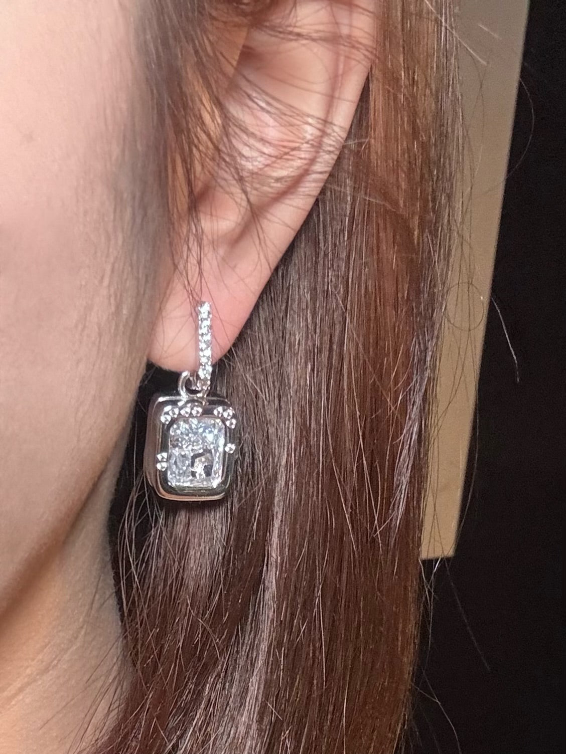 Poem Magic Box earring-white