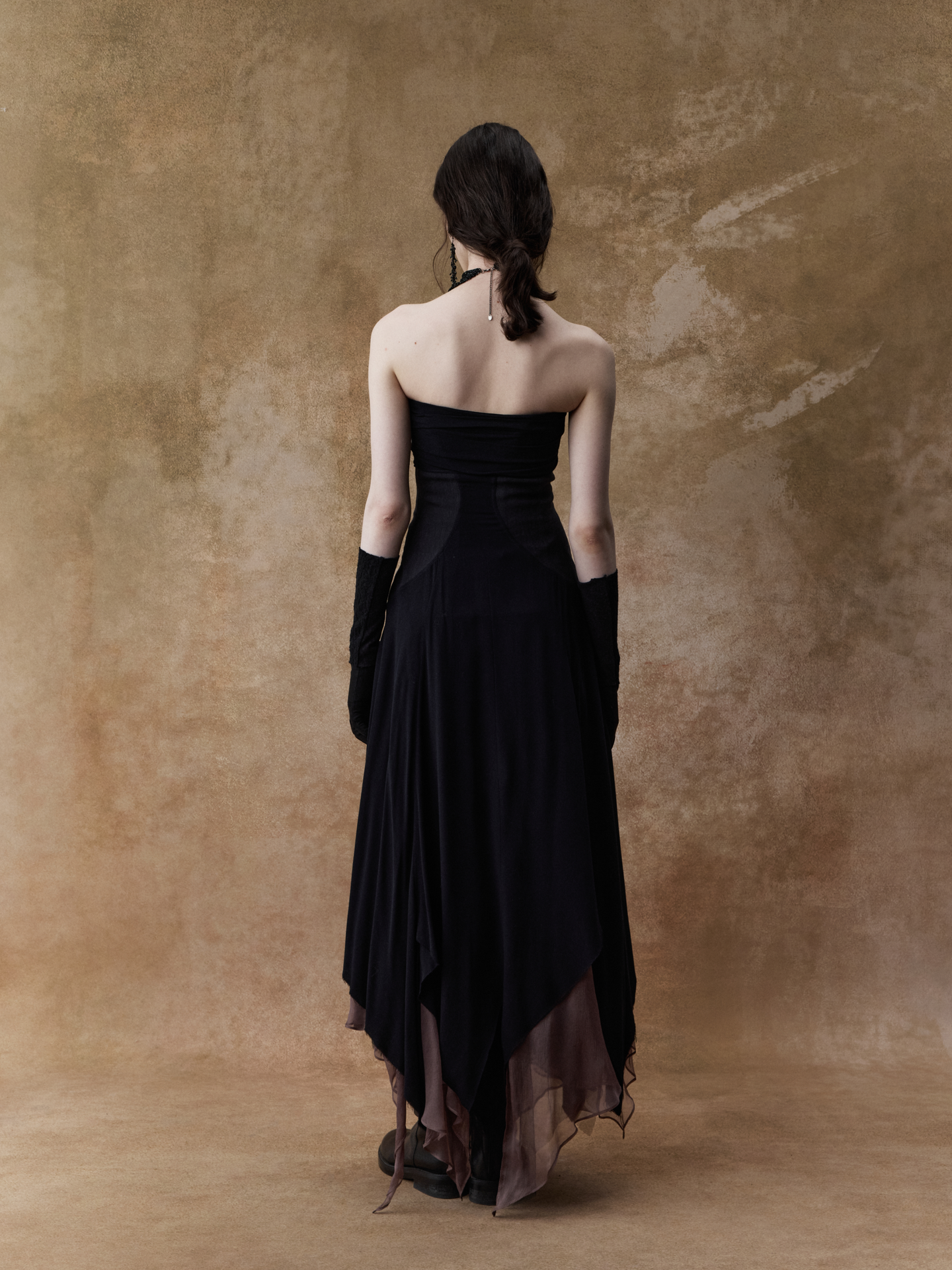 ELYWOOD BLACK CONTRASTING LAYERED TUBE DRESS