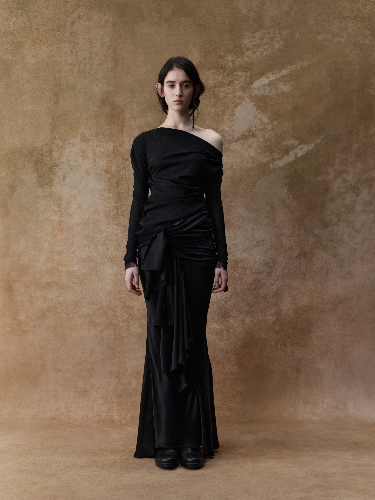 Elywood BLACK ASYMMETRIC SHEER OFF-SHOULDER TOP