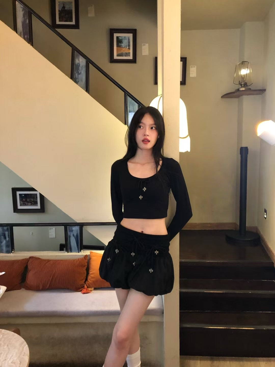 YJ1 BOW LOW-CUT LONG-SLEEVED TOP
