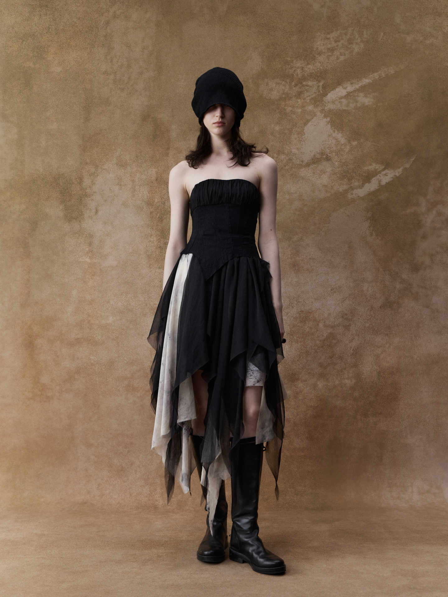 ELYWOOD BLACK AND WHITE CONTRASTING TUBE DRESS