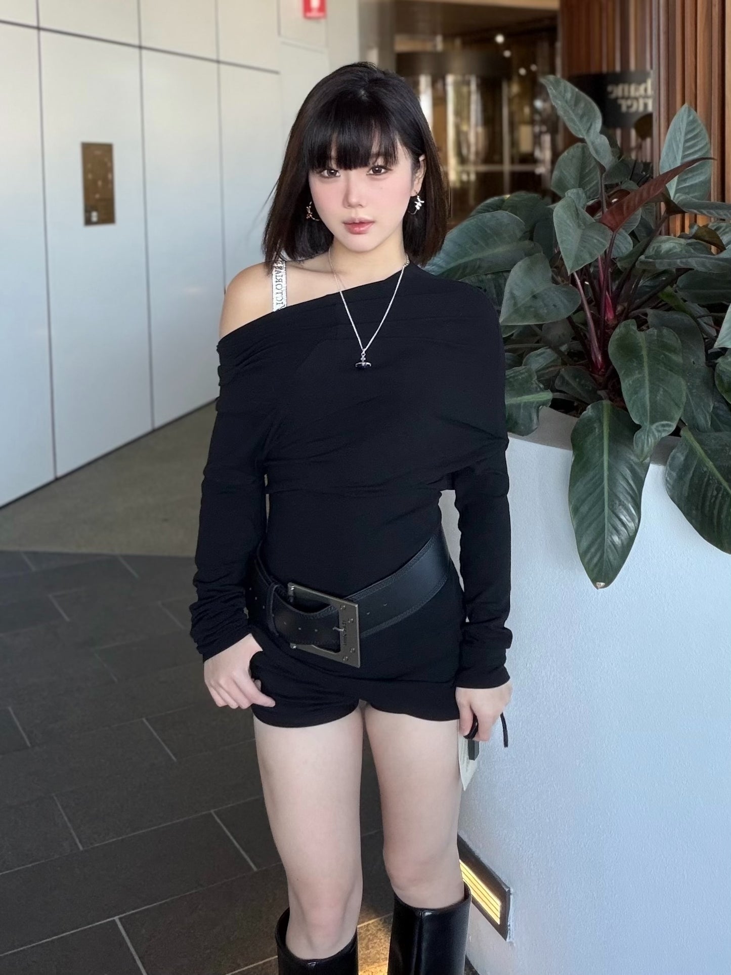 ELYWOOD BLACK ASYMMETRIC OFF-SHOULDER TOP