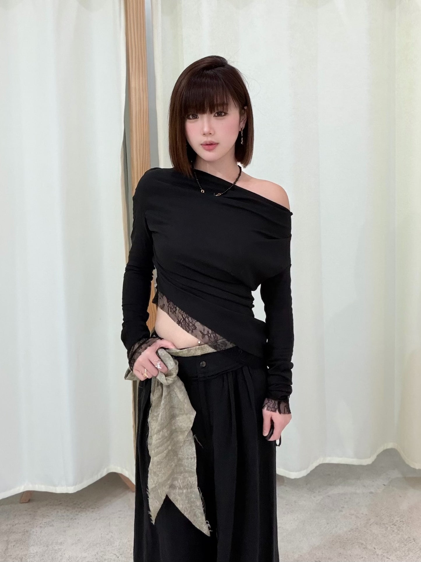 Elywood BLACK ASYMMETRIC SHEER OFF-SHOULDER TOP