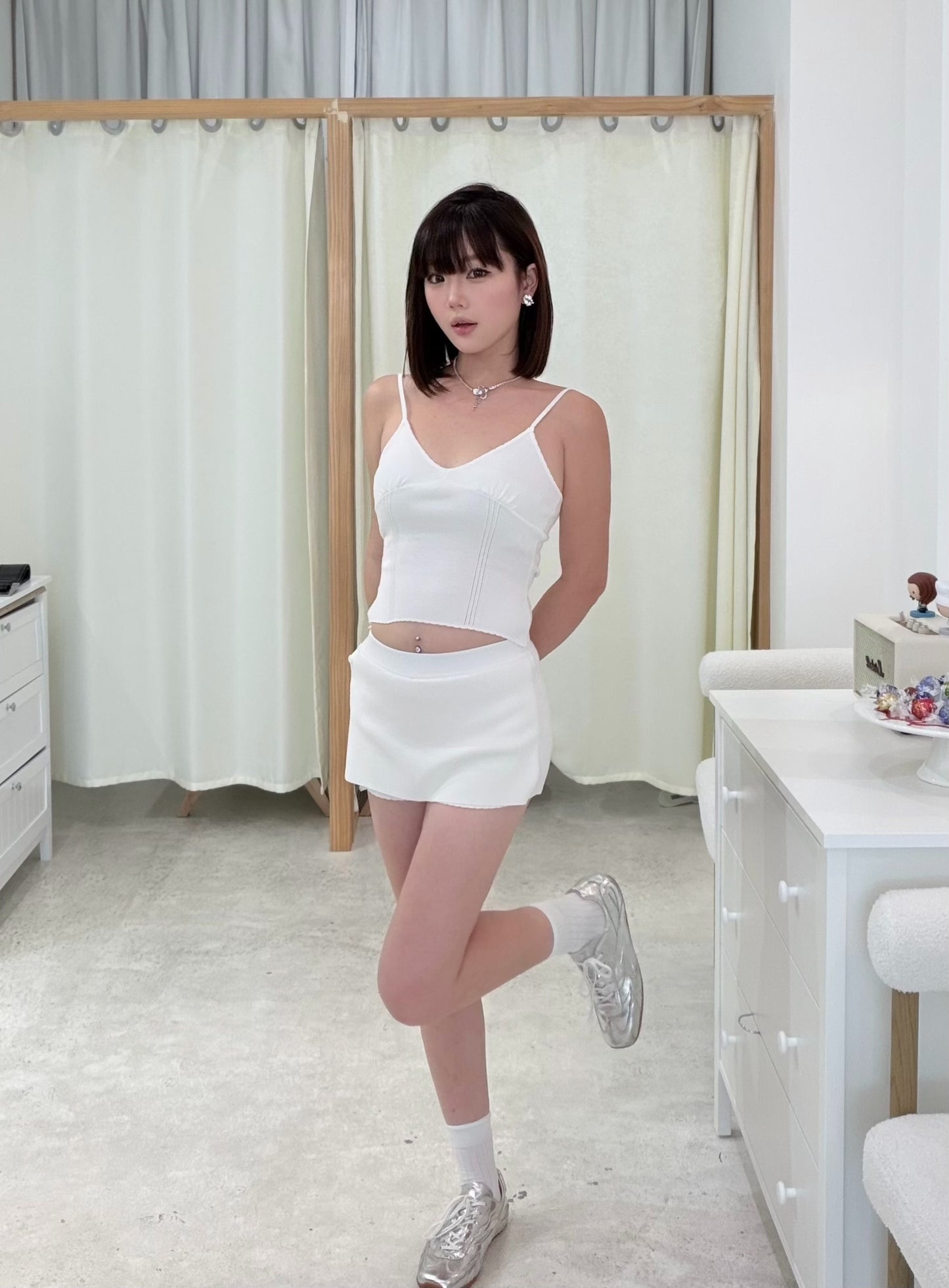 Nana Jacqueline Carrie Top (White)