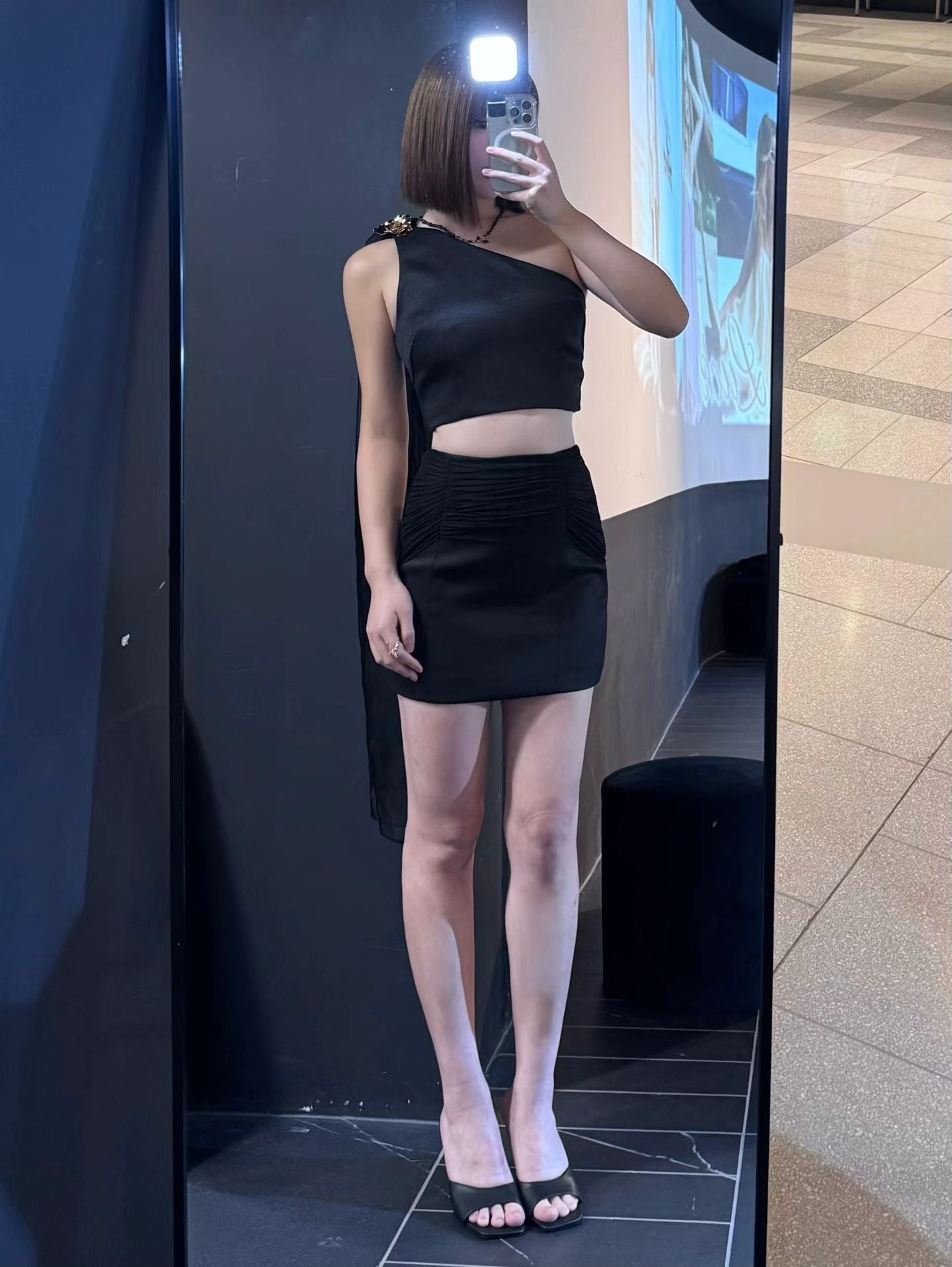 Artel retro black satin skirt