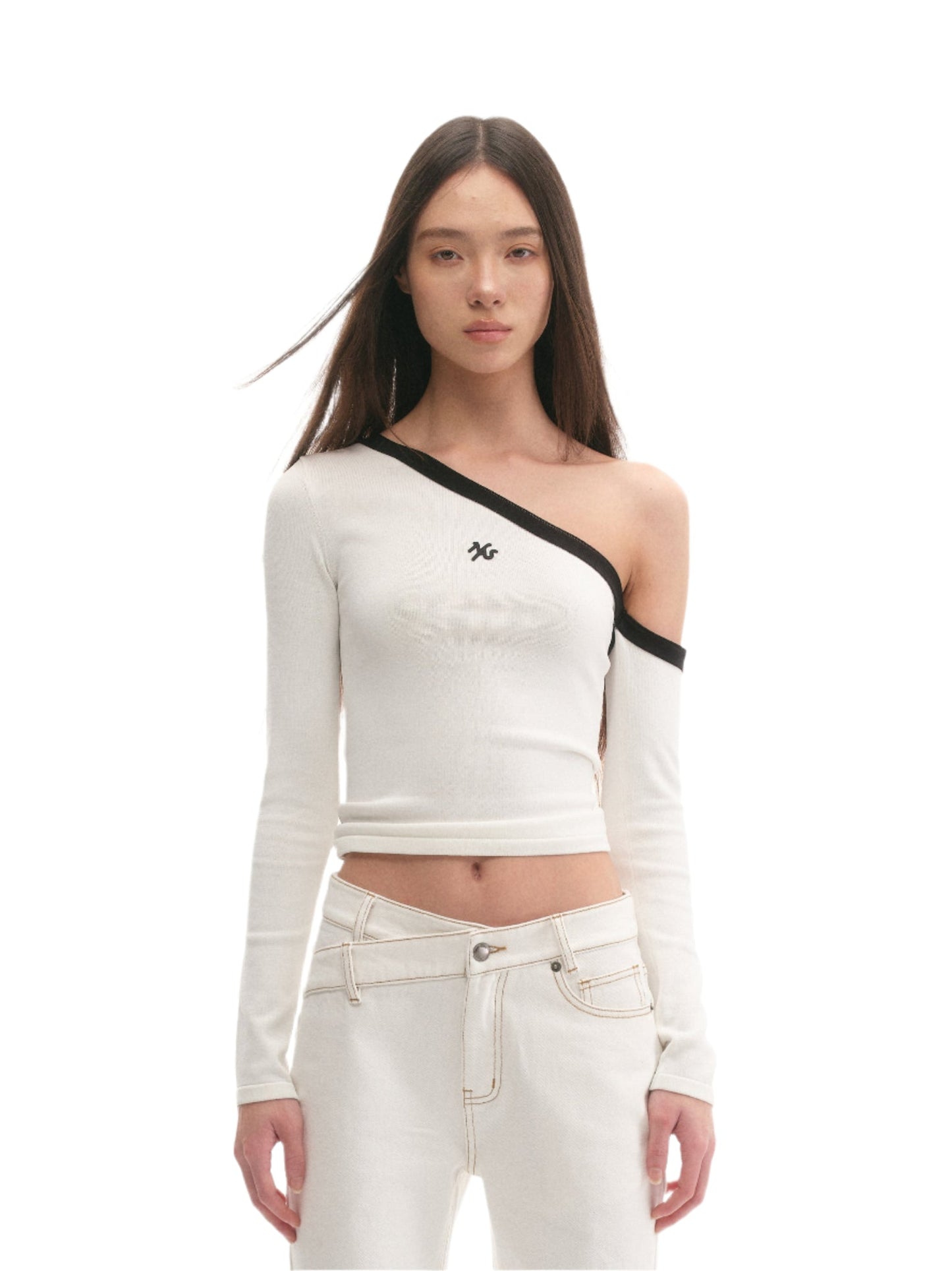 NAWS SCULPTURE WHITE KNITSHIRT