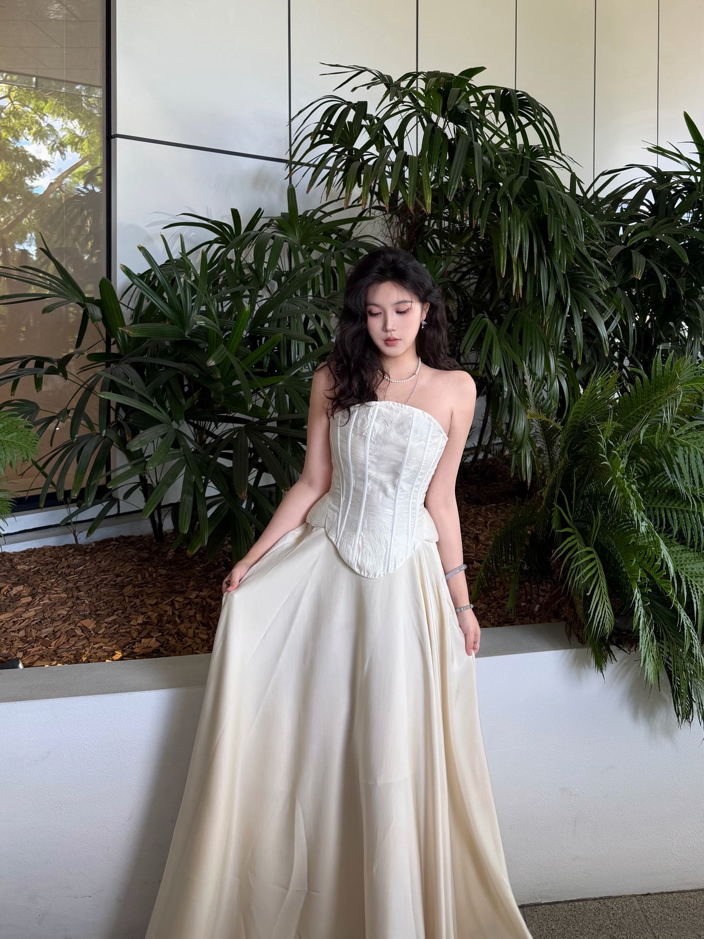 Crow Crew Off-shoulder pure color maxi dress