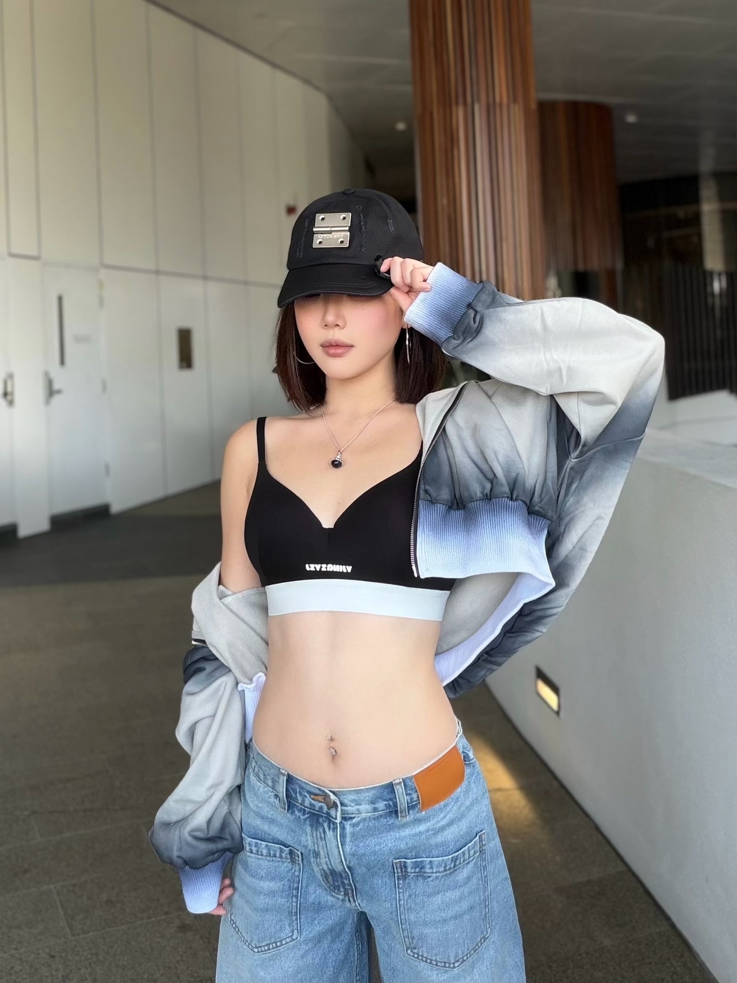 YJ1 HINGE CAP IN BLACK