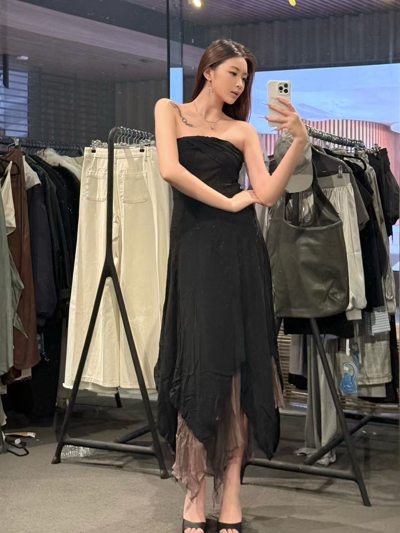 ELYWOOD BLACK CONTRASTING LAYERED TUBE DRESS