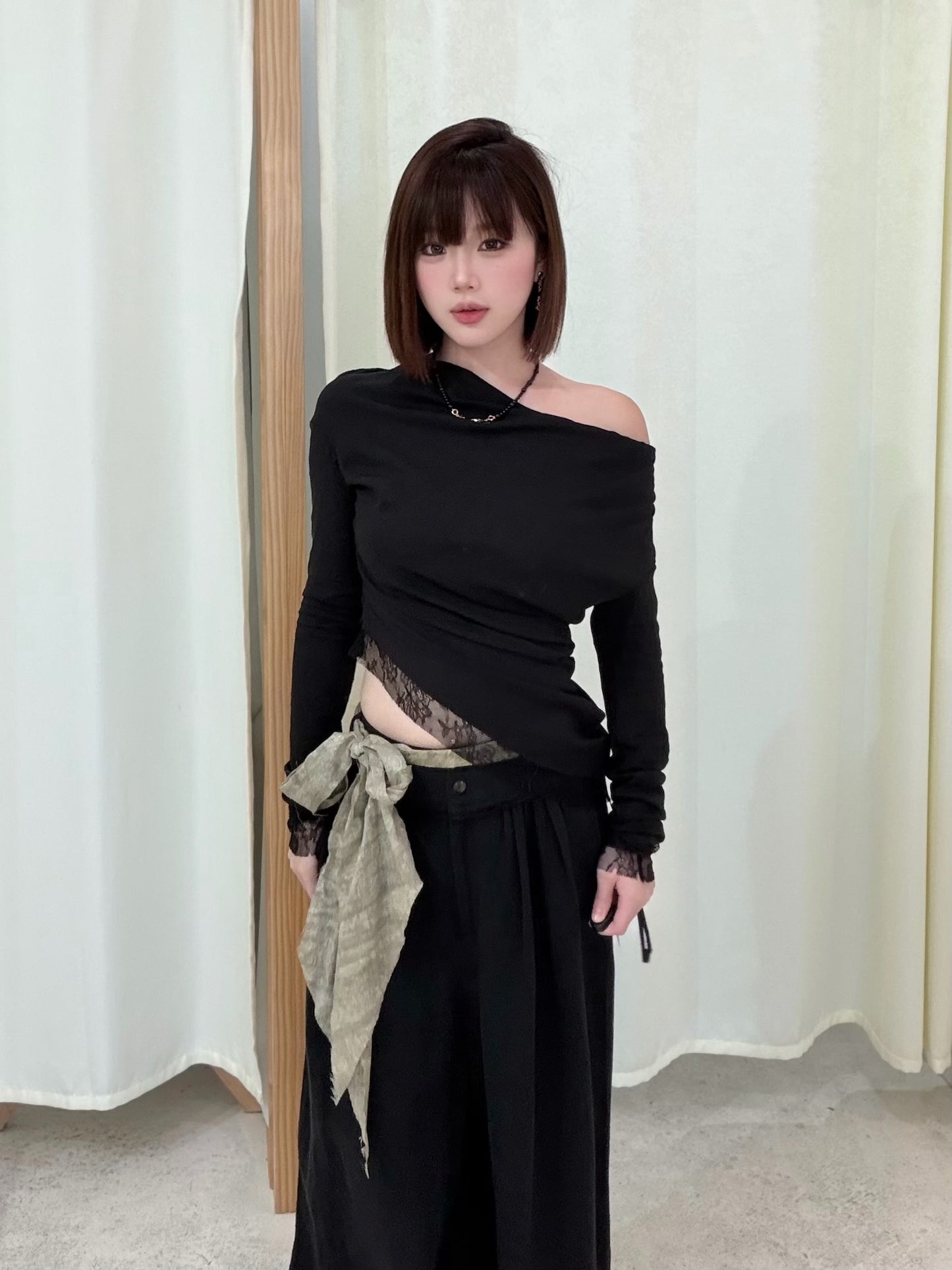 Elywood BLACK ASYMMETRIC SHEER OFF-SHOULDER TOP