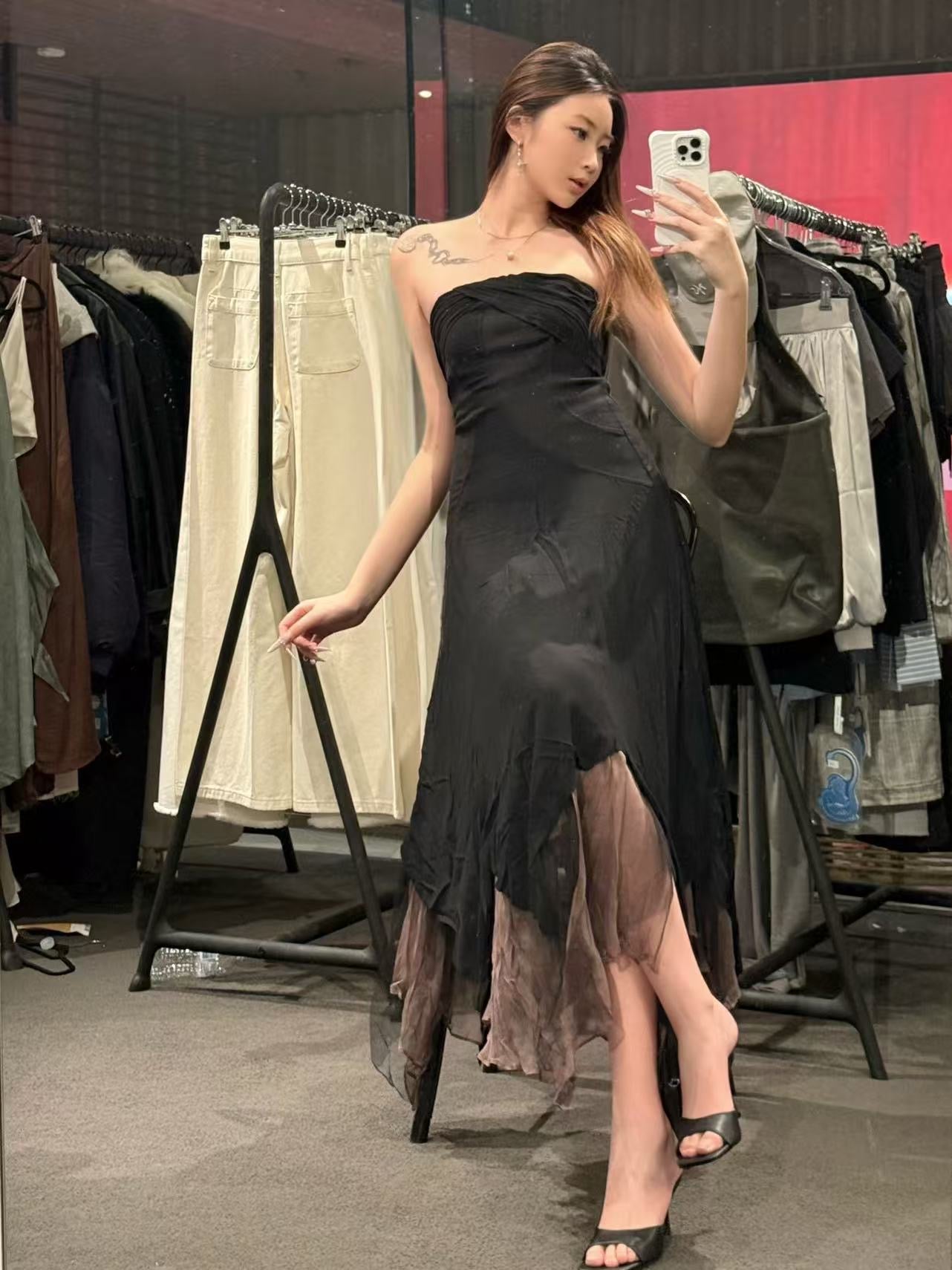 ELYWOOD BLACK CONTRASTING LAYERED TUBE DRESS