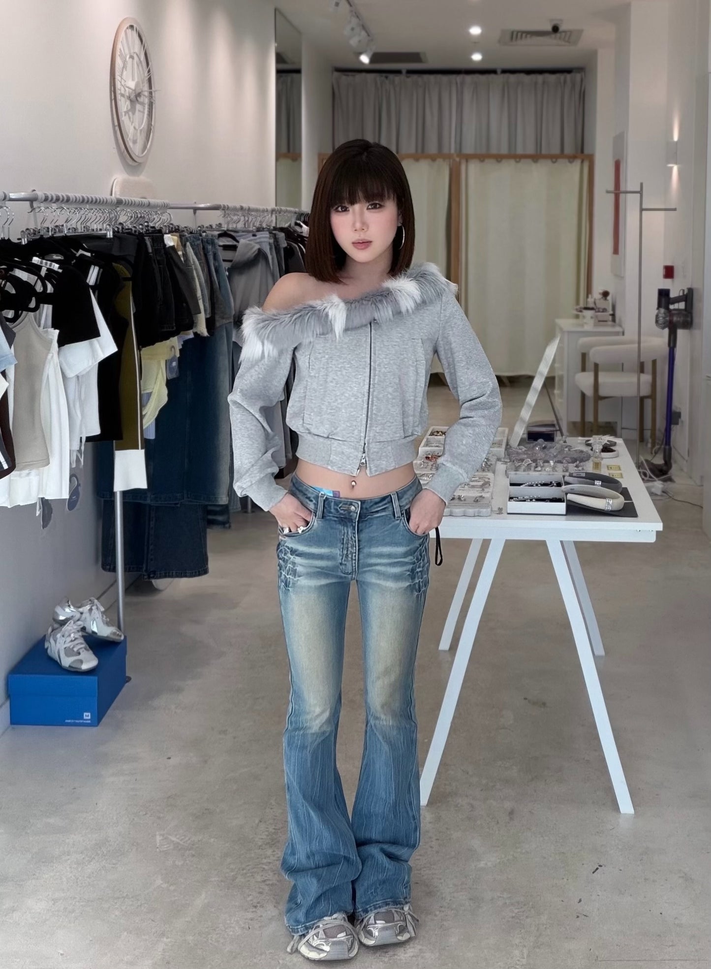 YJ1 ONE SHOULDER FAUX FUR CAPLESS JACKET IN GRAY