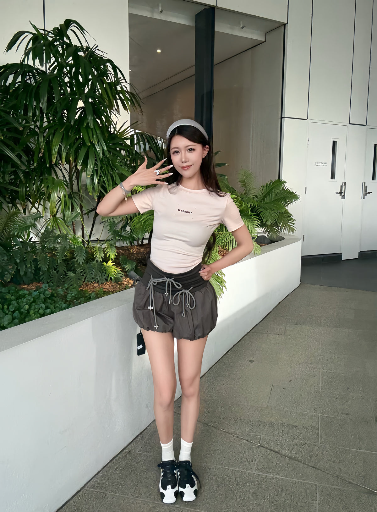 YJ1 HIGH-WAISTED BOW PANTSKIRT IN TAUPE GRAY