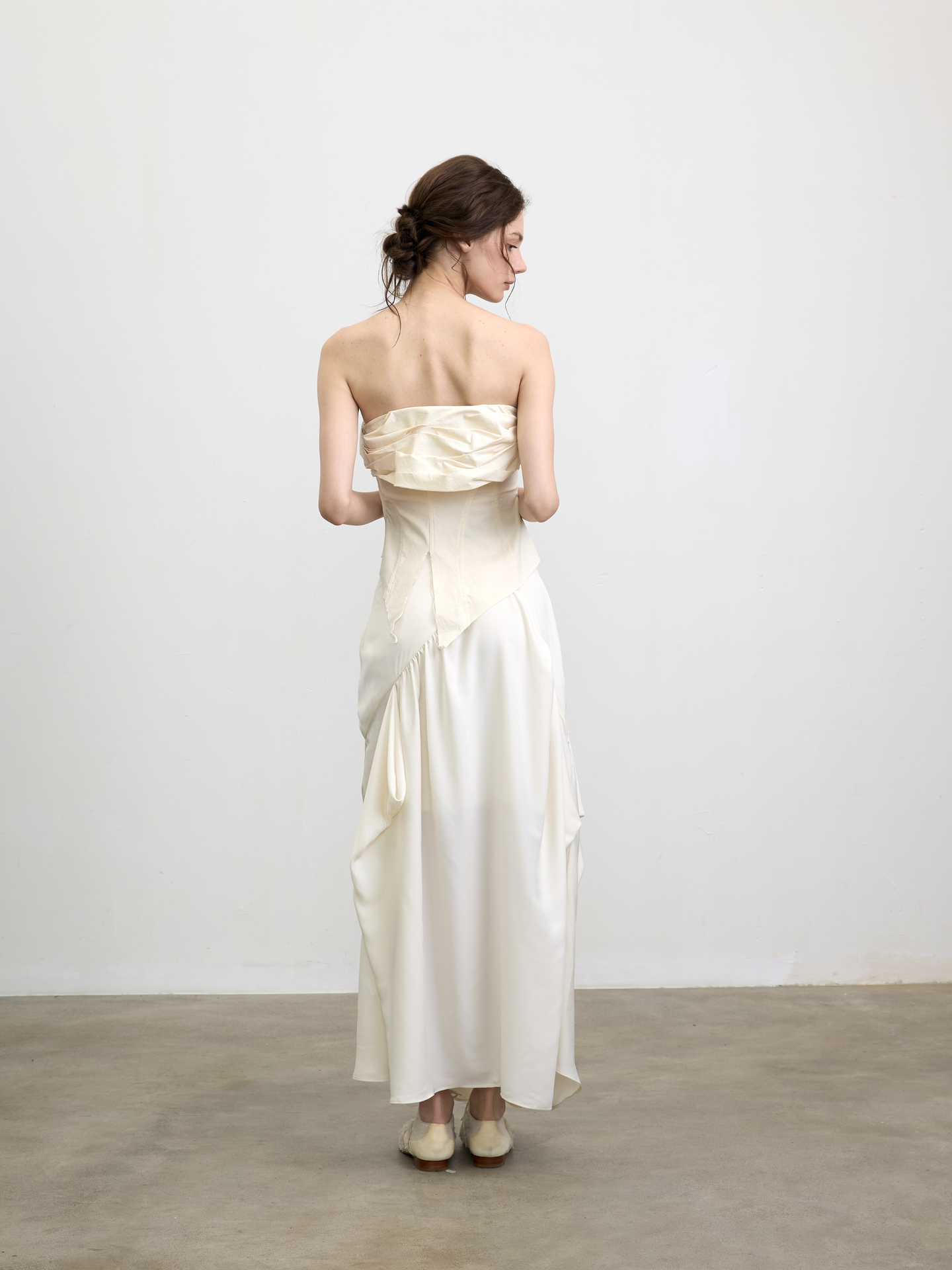ELYWOOD WHITE OFF-SHOULDER BANDEAU TOP