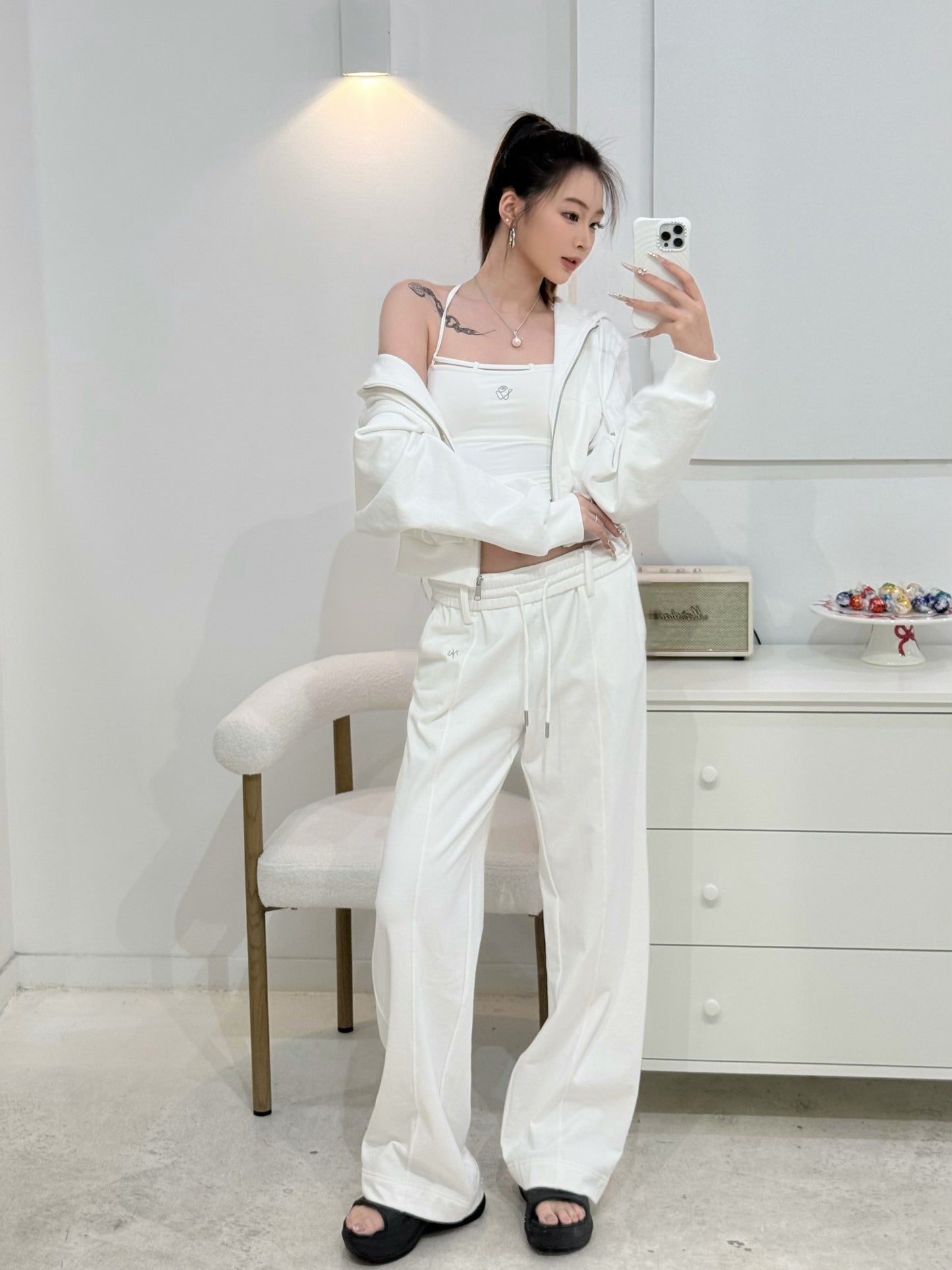 NAWS white breathing singlet with pads