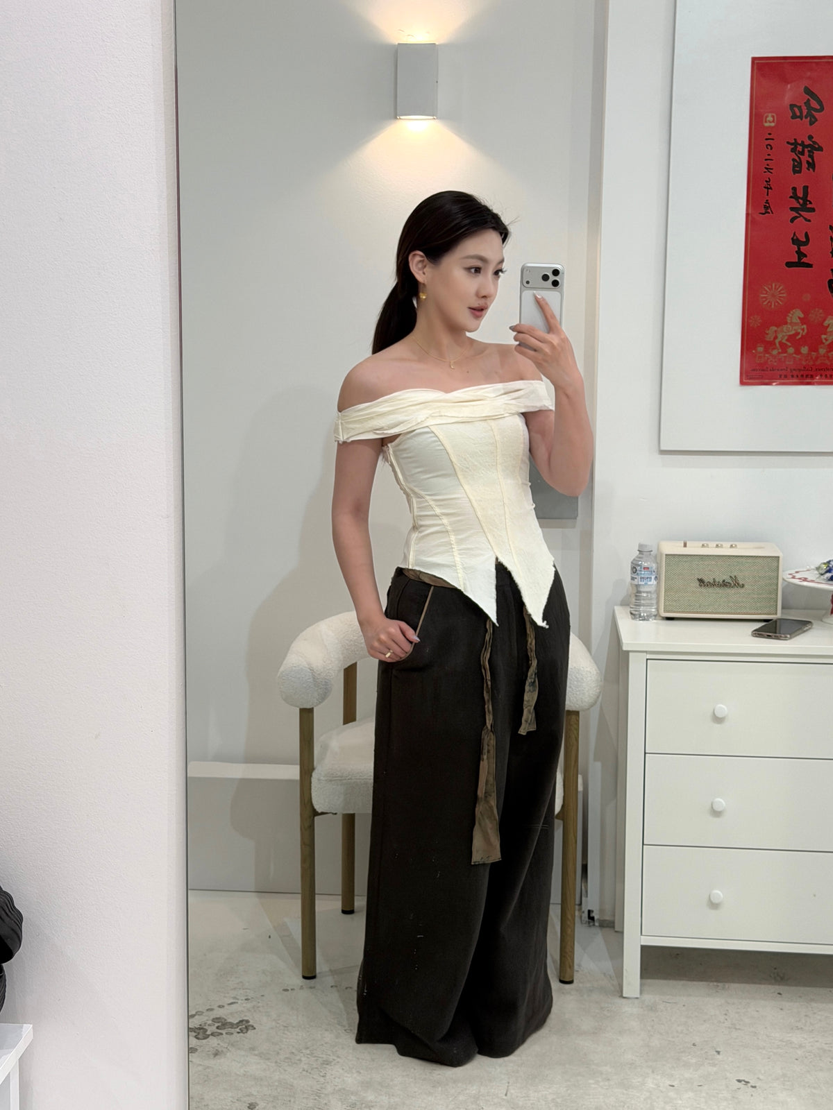ELYWOOD WHITE OFF-SHOULDER BANDEAU TOP