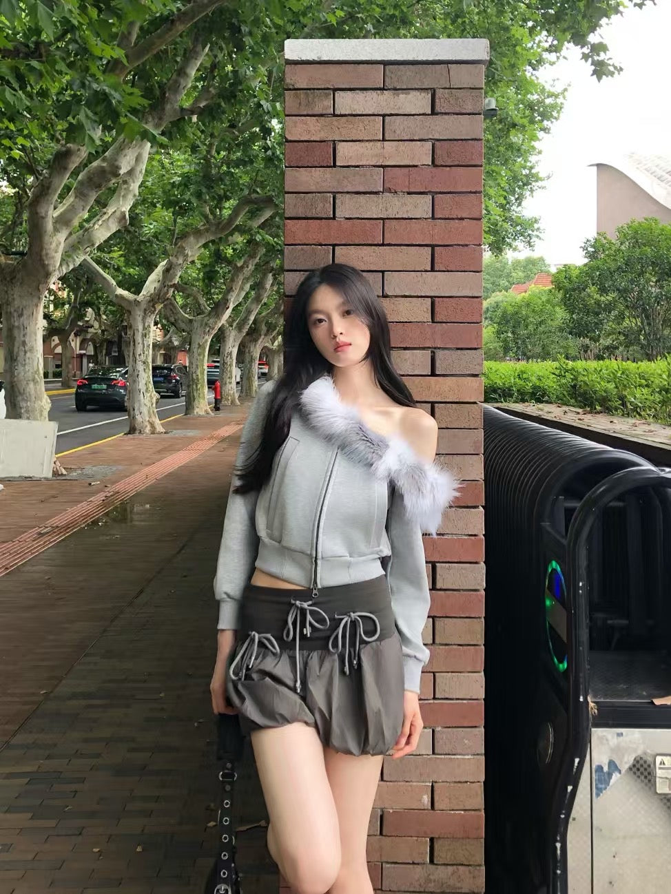 YJ1 ONE SHOULDER FAUX FUR CAPLESS JACKET IN GRAY