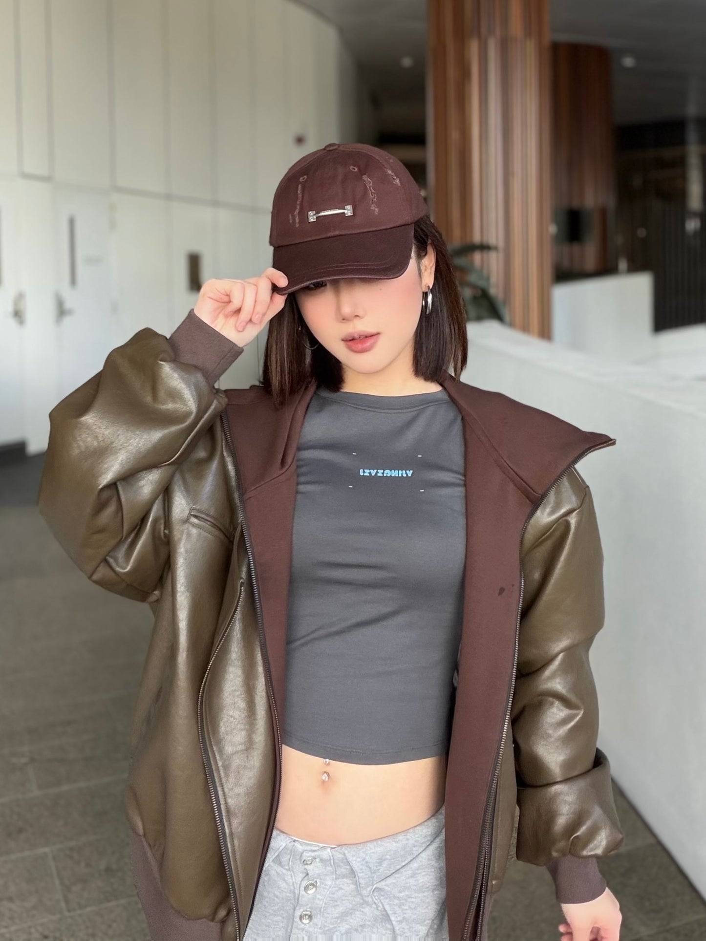 YJ1 OVERSIZED LEATHER BOMBER JACKET IN BROWN